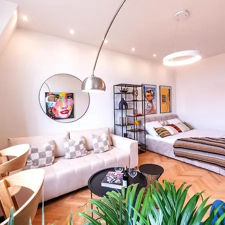 Appartement Sunny & Quiet In Peaceful Hood,metro Access Prague